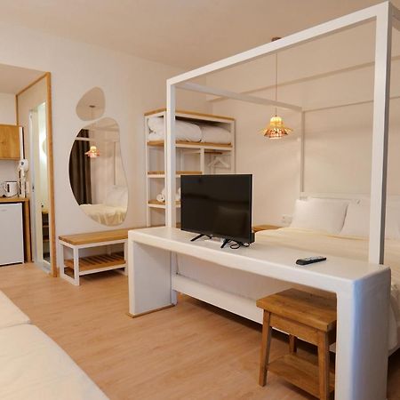 Alex & Sofi Hotel Himare Exterior foto