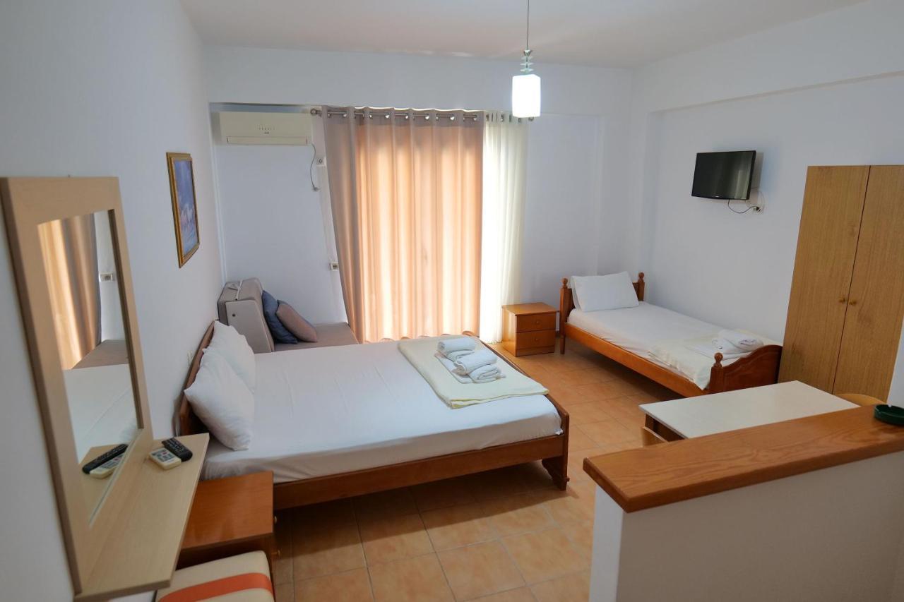 Alex & Sofi Hotel Himare Exterior foto