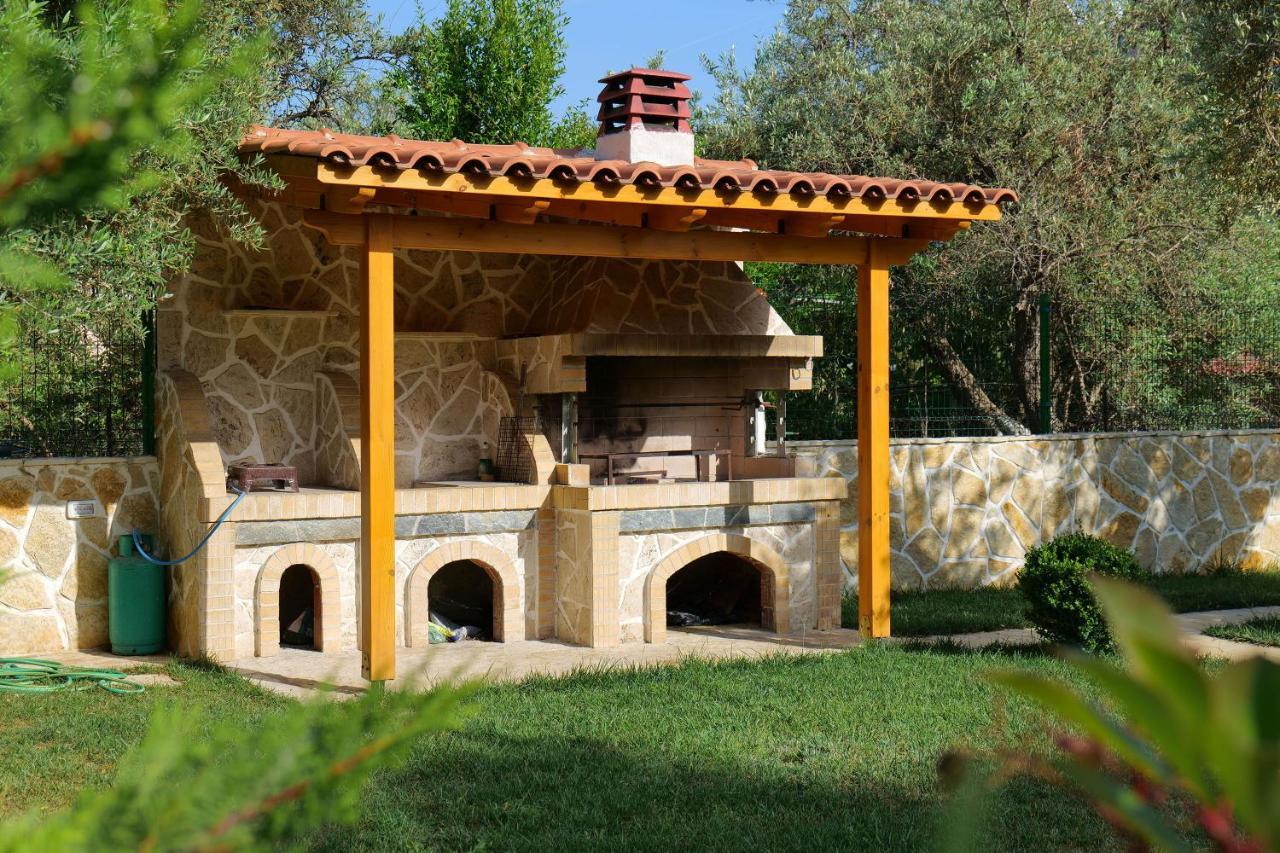Alex & Sofi Hotel Himare Exterior foto
