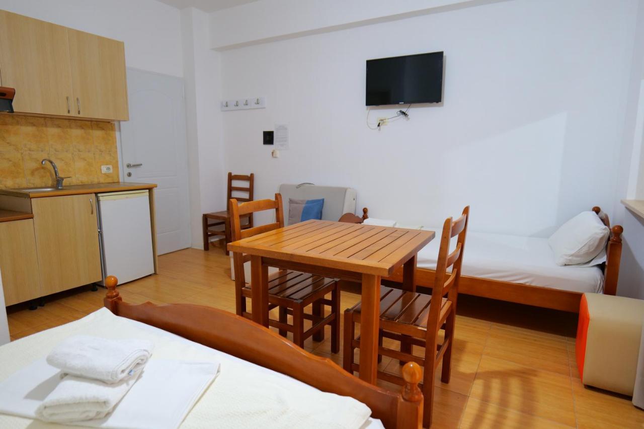 Alex & Sofi Hotel Himare Exterior foto