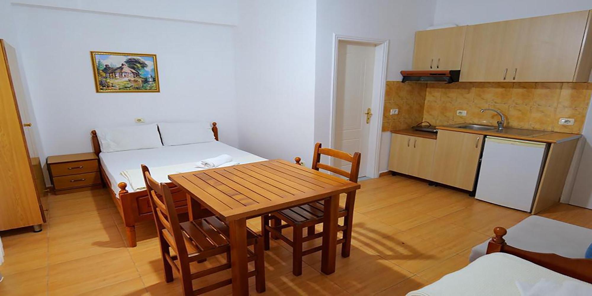 Alex & Sofi Hotel Himare Exterior foto